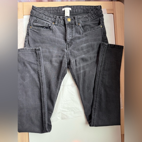 H&M Denim - H&M Black Women Skinny Jeans size 6